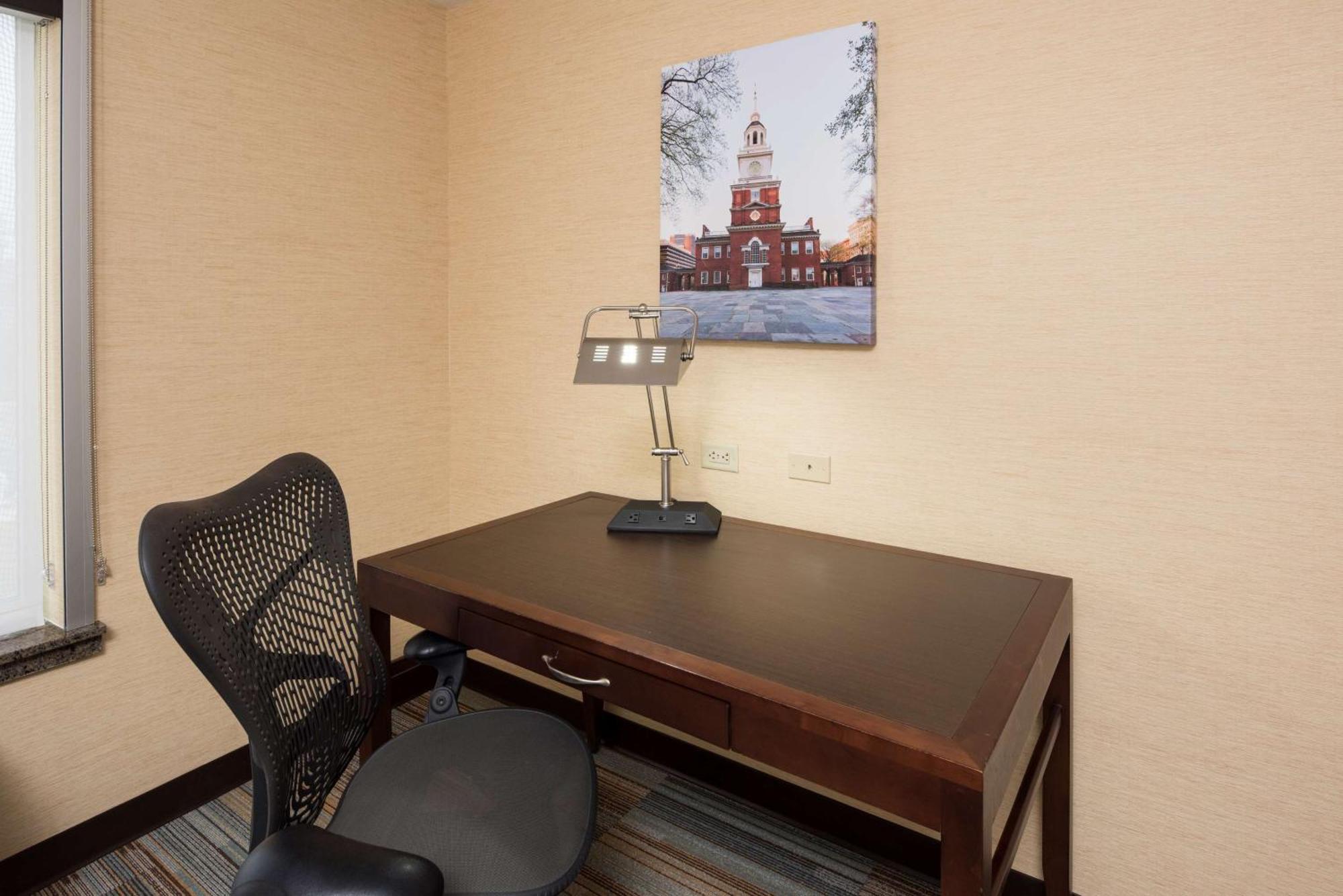 Hilton Garden Inn Mount Holly/Westampton Екстериор снимка